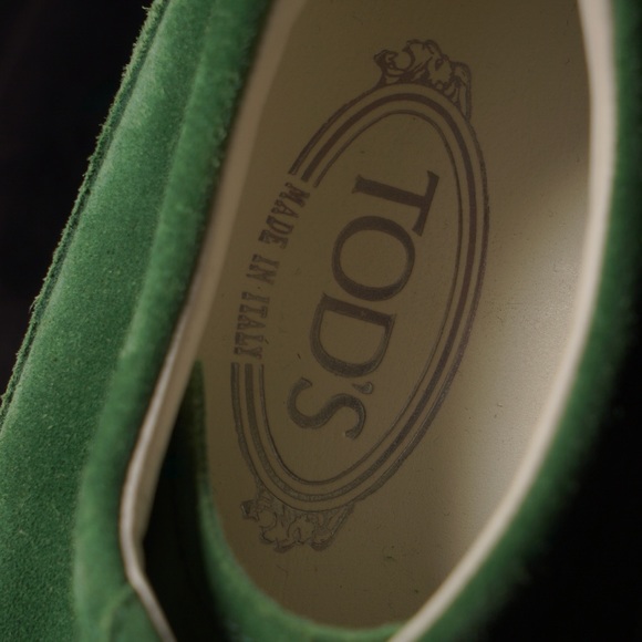 Tod’s Gommino Lace-Up Shoes in Emerald Green Suede - Picture 2 of 5
